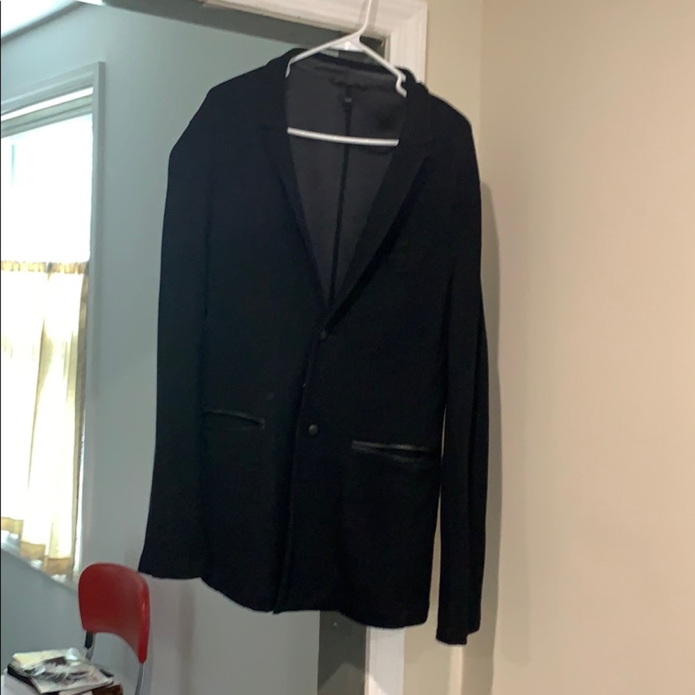 Sweater/jacket leather buttons pockets